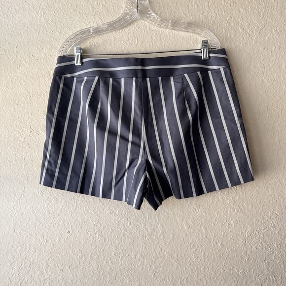 Ann Taylor Loft‎ Gray Striped Sailor Women's Shorts Size 10 - Picture 2 of 6